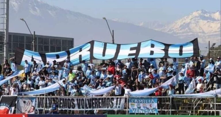 Denuncian a Magallanes por lienzo a favor del Apruebo exhibido ante la Universidad de Concepción