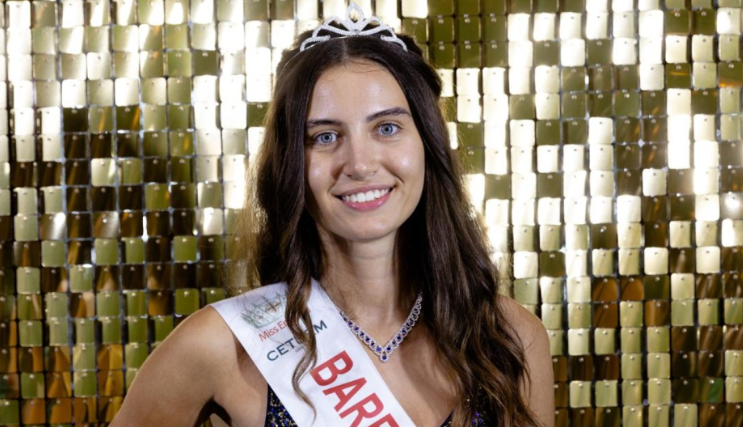 Finalista de Miss England es la primera mujer en la historia del certamen que compite sin maquillaje