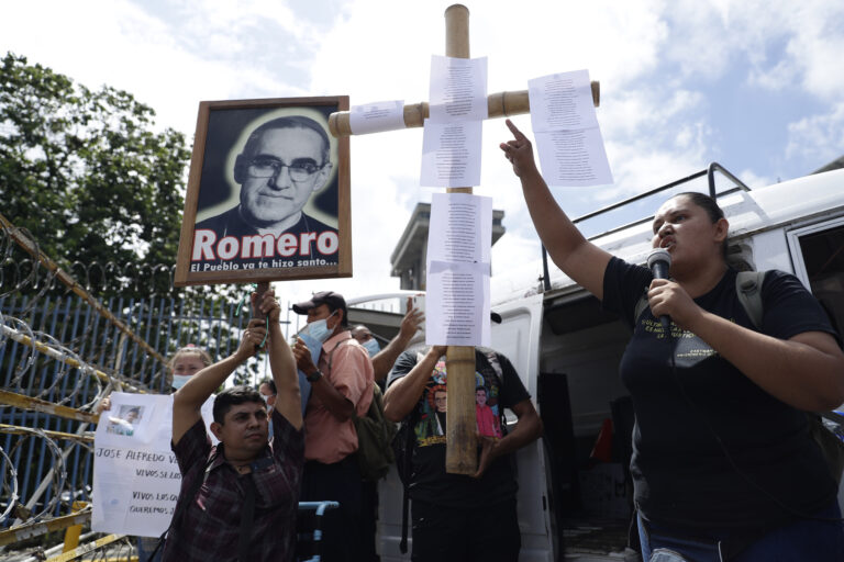 Familiares de detenidos rechazan la ampliación del Estado de Excepción en El Salvador