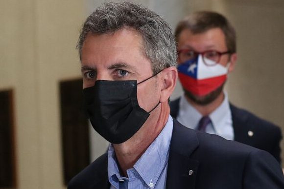 Tras agresión a vicepresidente de la Cámara: Comisión de Ética castiga con máxima sanción a Gonzalo De la Carrera