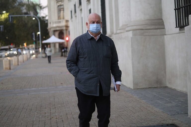 Teillier admitió error al revelar conversación con Boric: 