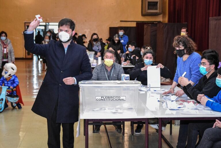 Pdte. Boric tras votar en el plebiscito: 