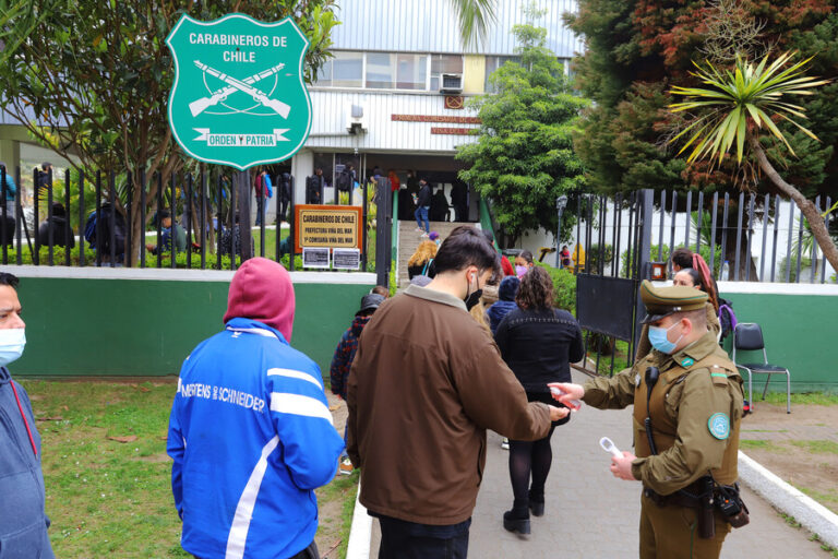 Gobierno y Carabineros enfatizan en que constancia por no votar sólo aplica a quienes están a más de 200 km de su local