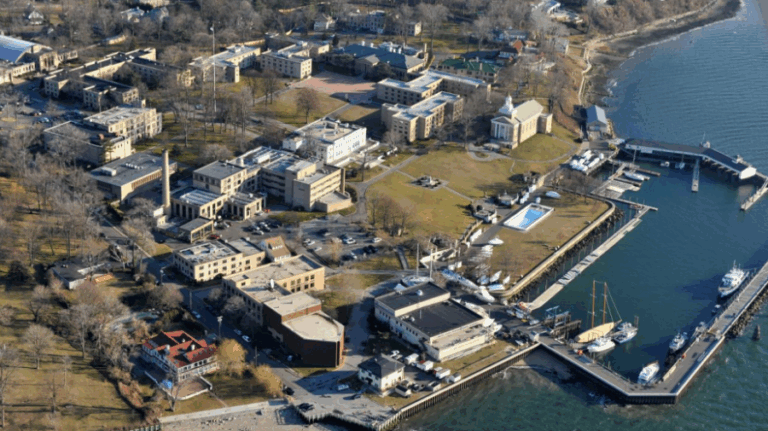 Capitán de un barco es acusado de violar a un cadete y agredir sexualmente a un estudiante