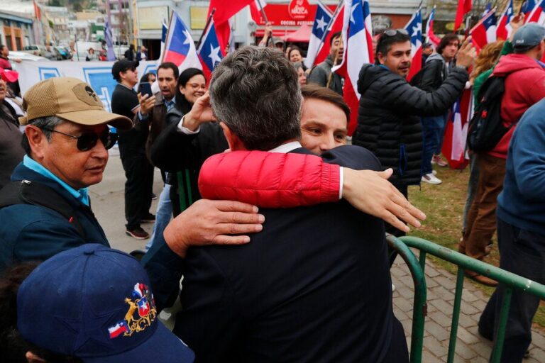 De la Carrera abrazó a 