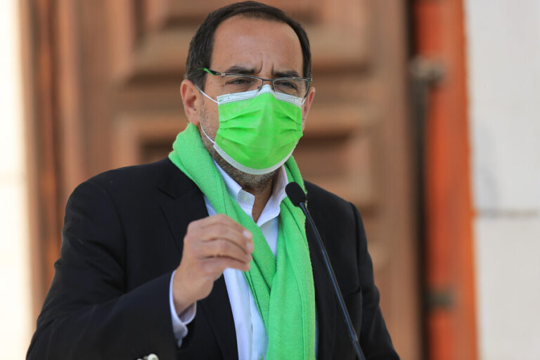 Revierten orden de detención contra diputado Mulet tras llegar a su audiencia de formalización