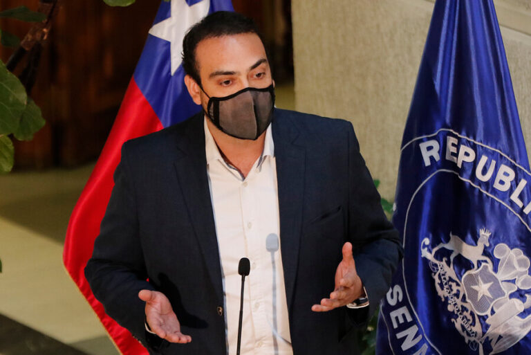 Senador Bianchi consiguió las firmas necesarias para llevar el TPP11 ante el Tribunal Constitucional