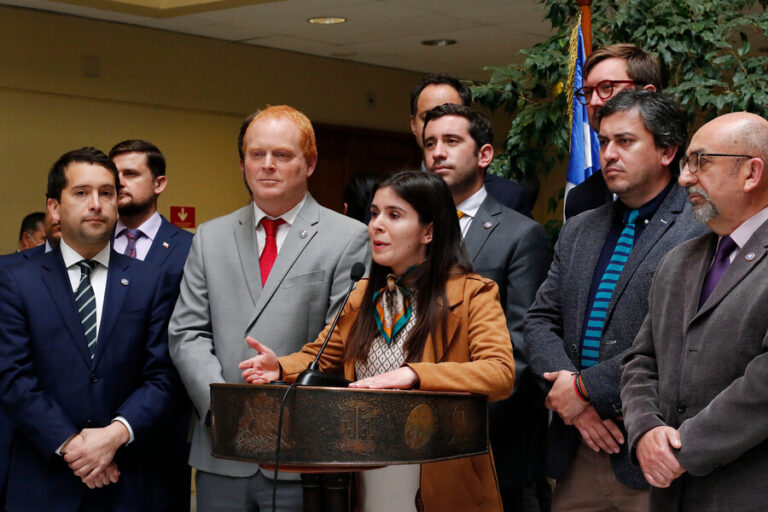 Partido Republicano se retira de la mesa de negociaciones para un nuevo proceso constituyente