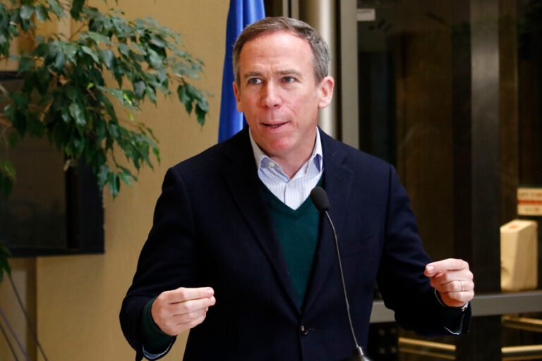 Alessandri y proyecto para que policías usen arma de servicio: 