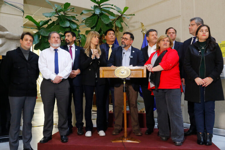 Parlamentarios DC, PDG, Republicanos e independientes crean coordinadora 