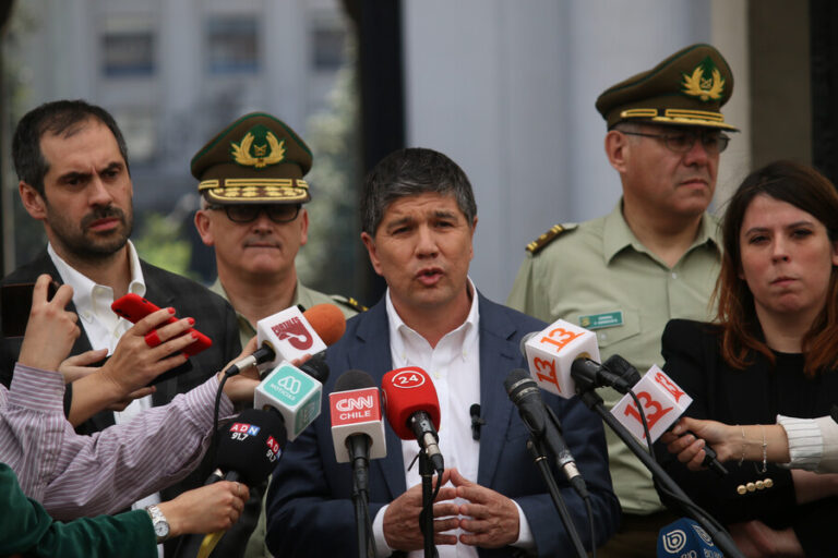 25 mil carabineros desplegados y adelanto de hora punta en el Metro: Gobierno alista medidas para un nuevo 18-O