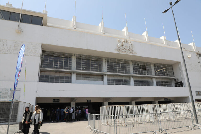 Medidas de seguridad para Bad Bunny: Personal de control de orden público, perros policiales, caballos, helicópteros y drones