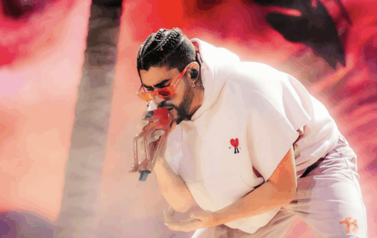 Con Pablo Chill-E y volando sobre el público: Así fueron los conciertos de Bad Bunny en Chile