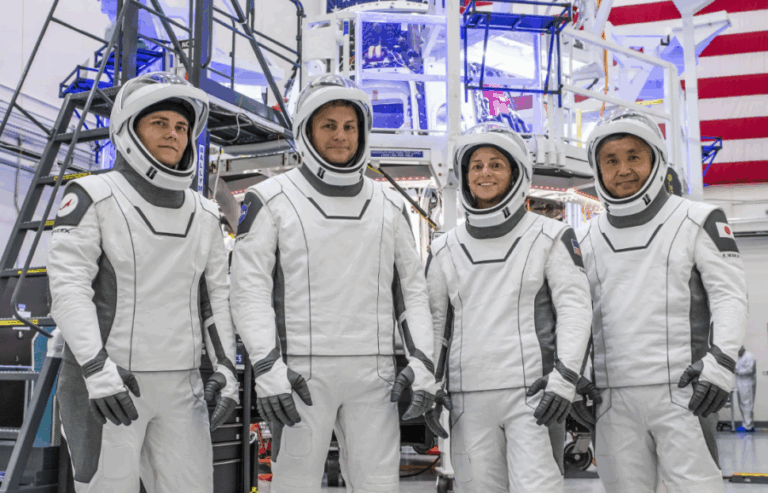 NASA y SpaceX lanzan Crew-5, misión liderada por la primera mujer indígena en llegar al espacio
