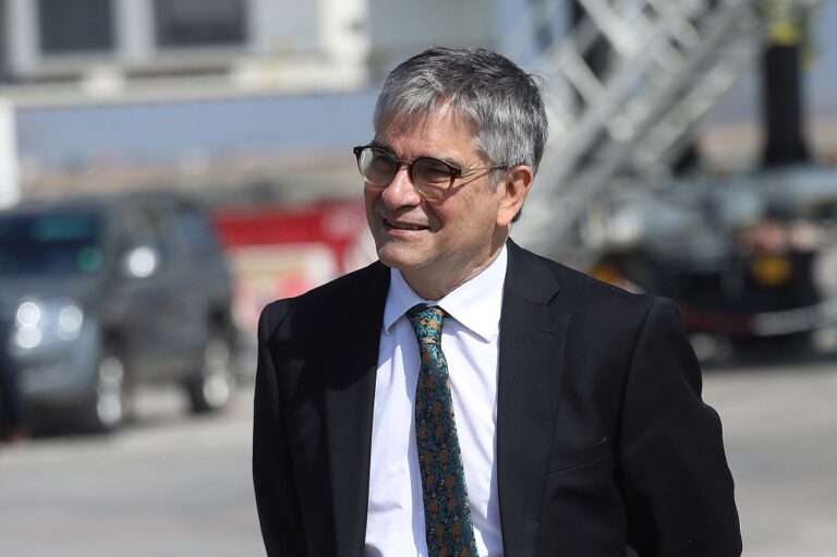 “Me gusta dibujar cómics”: Ministro Marcel revela peculiar pasatiempo y habla sobre sus elogiadas corbatas