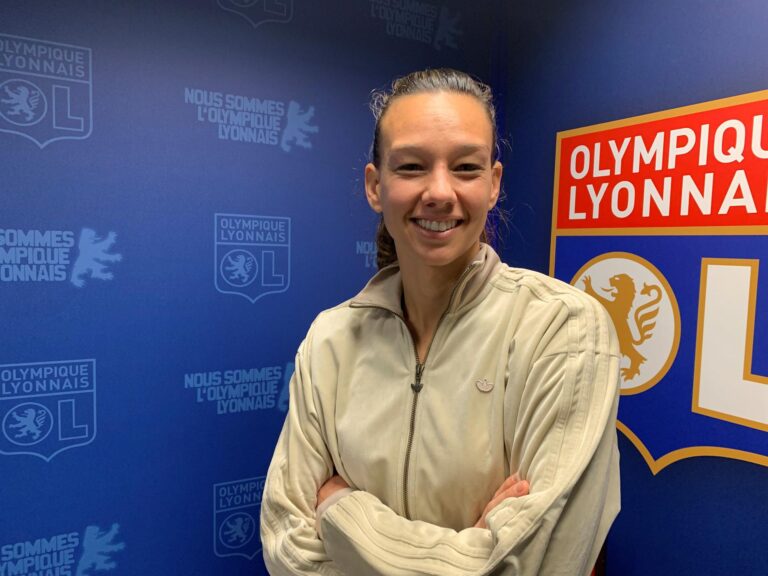 Tiane Endler es nominada a mejor jugadora del año en los Globe Soccer Awards