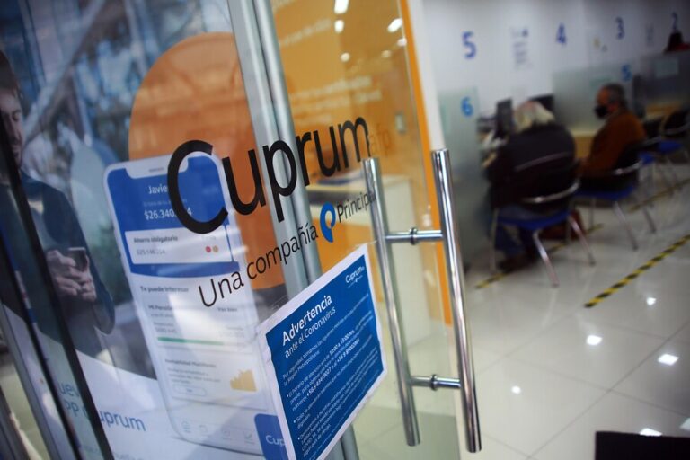 Ofician a la SP por correos enviados por AFP Cuprum: Diputados del FA acusan 
