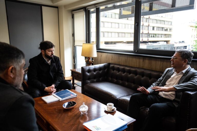 Alcalde de Temuco desmintió que el pdte. Boric aloje en regimiento militar durante su visita a La Araucanía