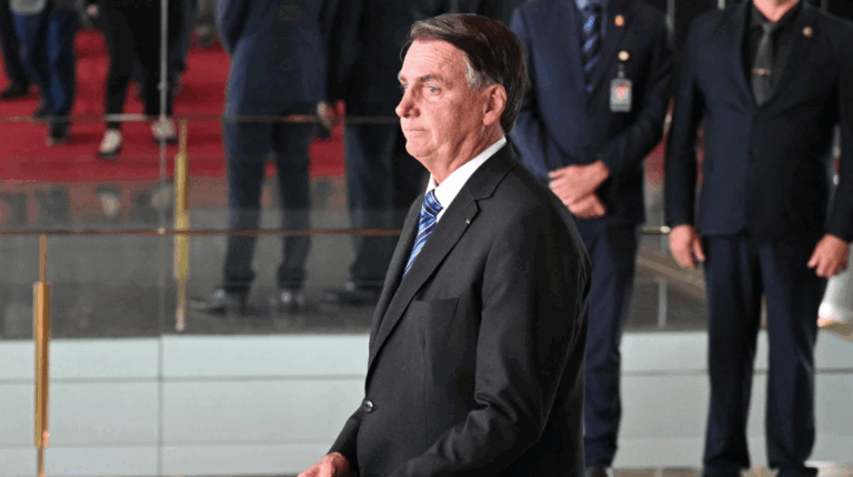 Jair Bolsonaro solicitó visa de turista para extender su estadía en Estados Unidos