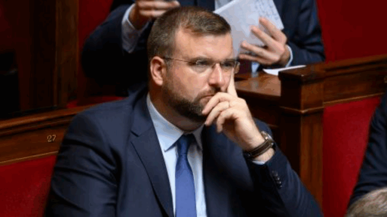 Diputado francés paralizó el parlamento al tras gritar 