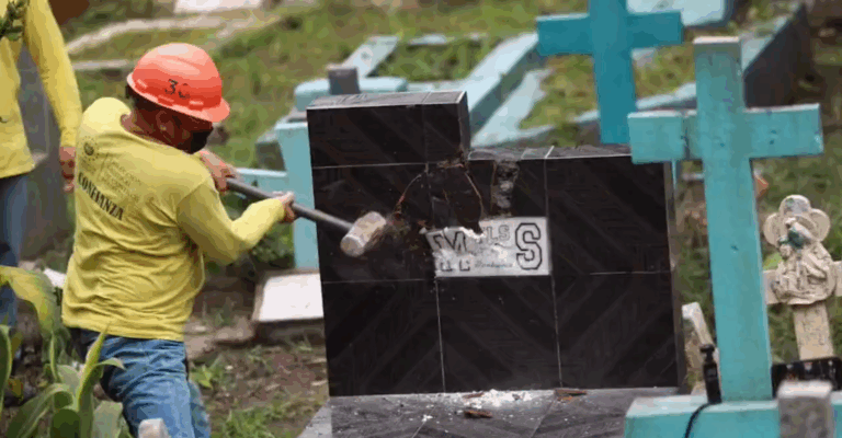 Gobierno de El Salvador ordenó destruir tumbas de supuestos pandilleros