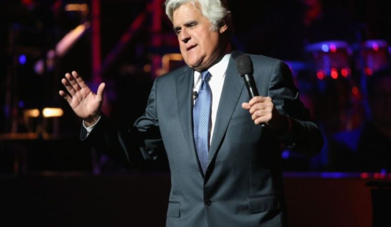Jay Leno se recupera de las quemaduras tras incendio por gasolina