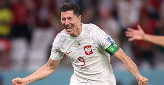 Lewandowski marcó su primer gol en un Mundial y guió la victoria de Polonia ante Arabia Saudita