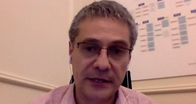 Encargado Educación del Municipio de Stgo. negó acusaciones sobre no aplicar Ley Aula Segura: 