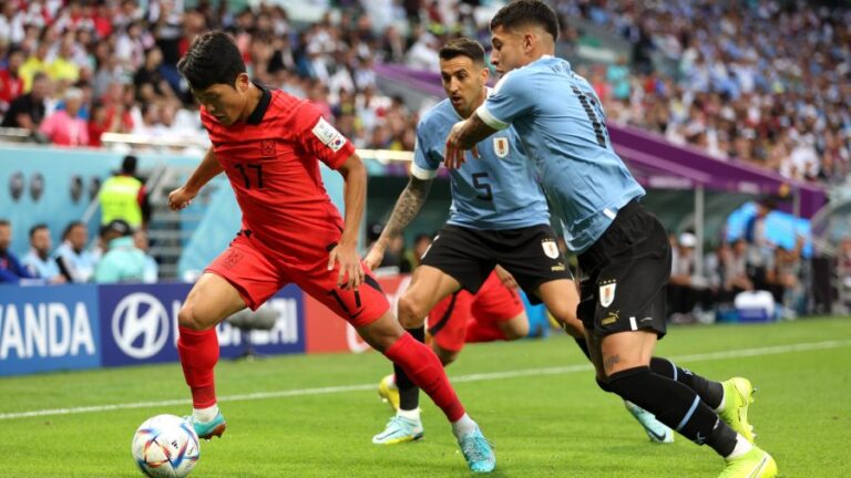 Pocas llegadas de Uruguay y buen dominio de Corea del Sur: Así fue el estreno sin goles entre la Celeste y los asiáticos