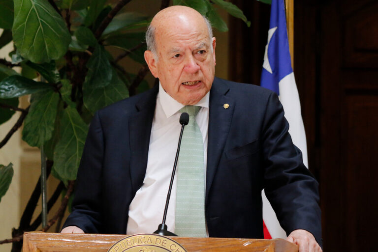 Insulza y reparos de Iturriaga a infraestructura crítica: 