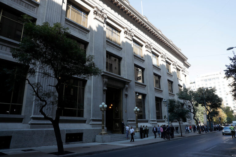 IPoM de junio: Banco Central proyecta que inflación continuará bajando y que llegará a la meta de 3% el segundo semestre de 2024