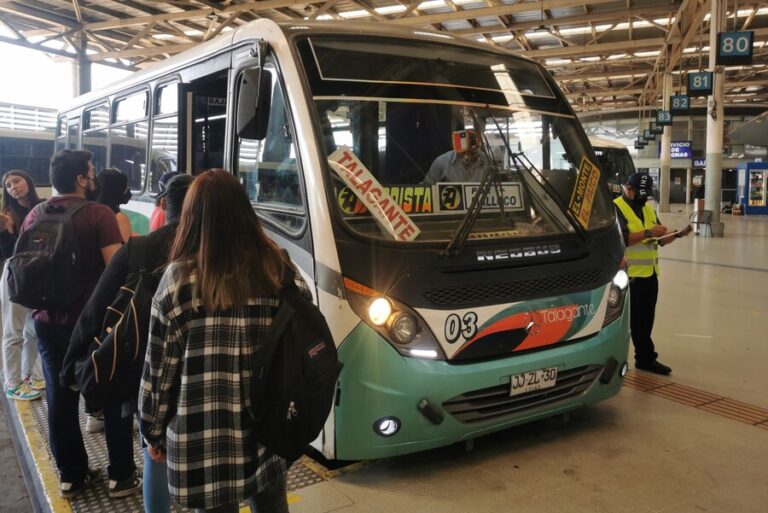 Ministro Muñoz valoró que flota de buses interurbanos decidiera postergar alza de tarifas: 