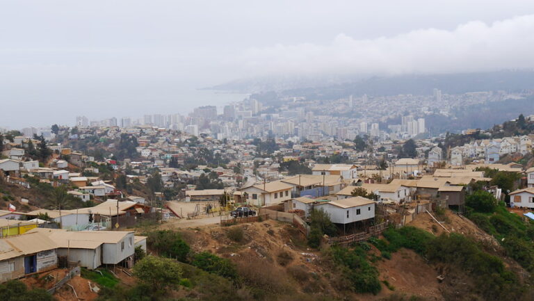 Campamento Felipe Camiroaga, el principal sector afectado en incendio de gran magnitud en Viña del Mar