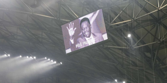 Primeros homenajes a Pelé: El minuto de silencio en el partido de Alexis con el Marsella en Francia