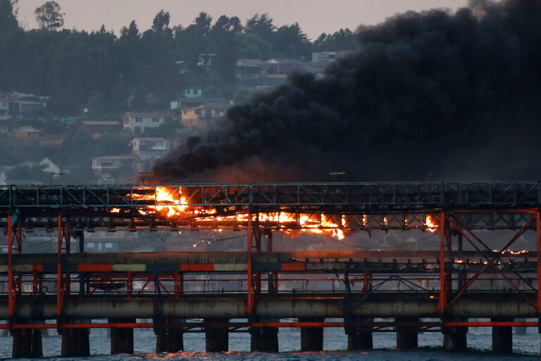 Alcalde de Puchuncaví por incendio en Puerto Ventanas: 