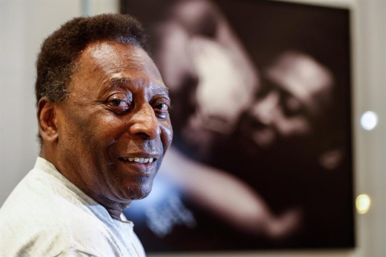 Hospital dio a conocer informe por muerte de Pelé