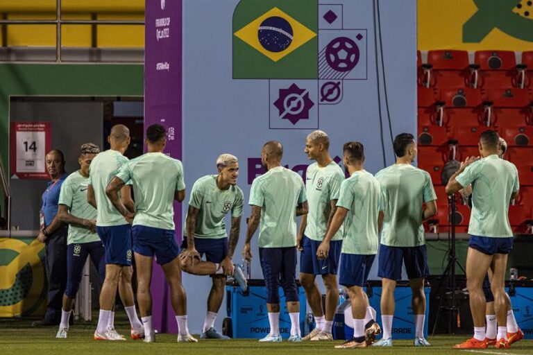 Brasil y Croacia enfrentarán a las grandes sorpresas asiáticas del Mundial este lunes