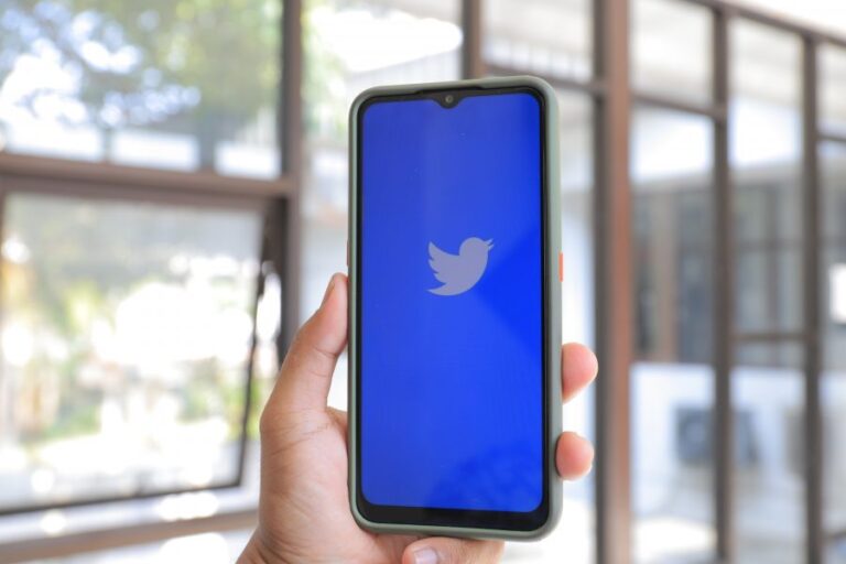 Twitter relanzará este lunes su cuestionado sistema de verificación de cuentas