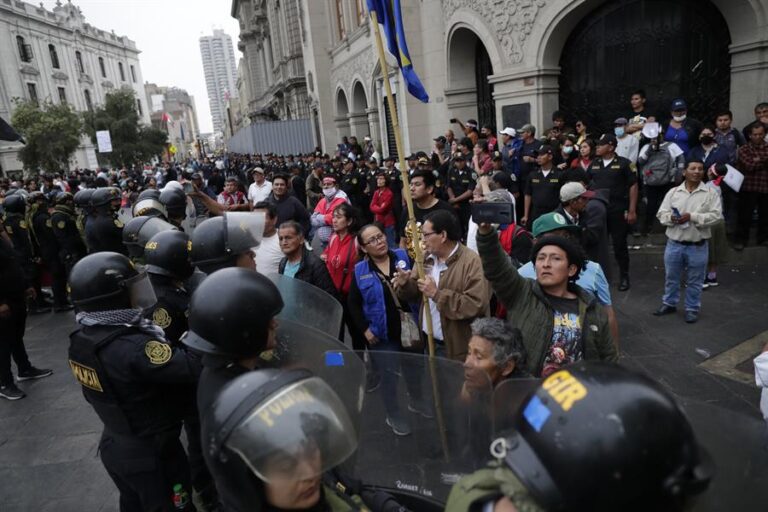 Carlos Escaffi y negativa del Congreso peruano a adelanto de elecciones: 