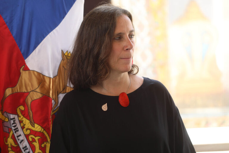 Directora de Comunicaciones de Cancillería renunció tras filtración de audio donde debatían respuesta a embajador Bielsa