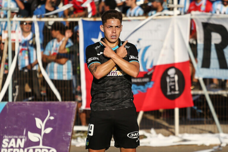 O'Higgins derrotó a Magallanes y le amargó su retorno a primera división