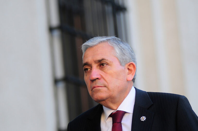 Fiscalía pide 20 años de cárcel para ex director de la PDI por malversación de gastos reservados