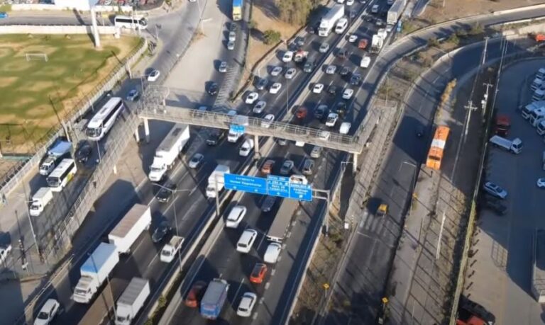 Reducen número de pistas en Américo Vespucio Norte: Realizarán trabajos de ensanchamiento por 14 meses