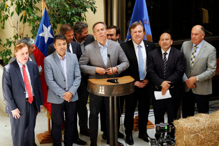 UDI acudirá al Tribunal Constitucional para liberar decretos con que el presidente Boric otorgó indultos