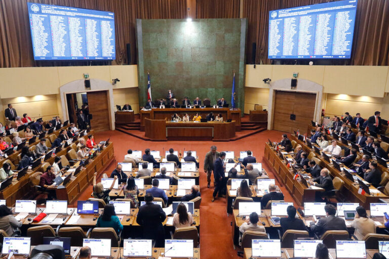 Cámara aprobó resolución de rechazo a proyectos públicos de conmemoración del 18 de octubre