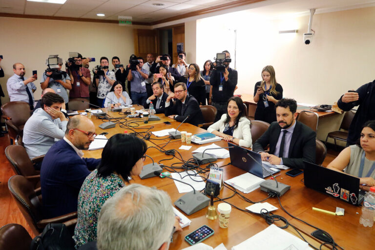 Comisión de Constitución despachó a Sala reforma constitucional: No se aprobó ninguna de las casi 350 indicaciones