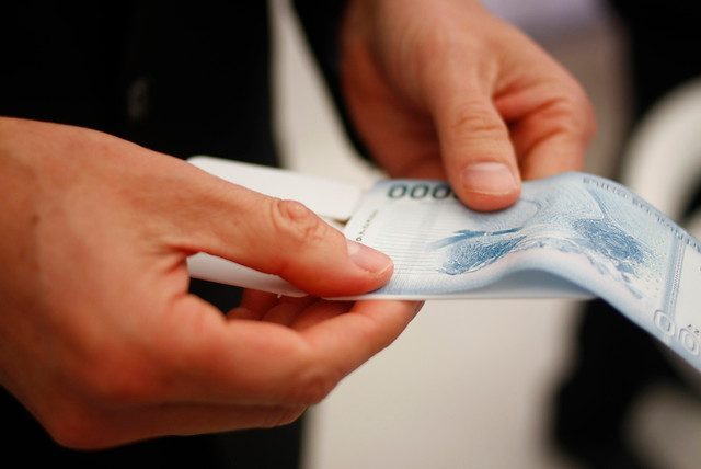 Les ofreció $20 mil: Detienen a sujeto que intentó sobornar a Carabineros para evitar infracción