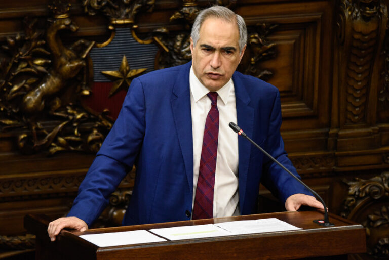 Francisco Chahuán advierte a La Moneda: 