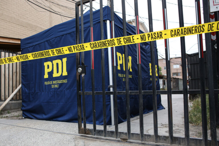 Investigan homicidio de joven de 19 años por múltiples disparos en Recoleta