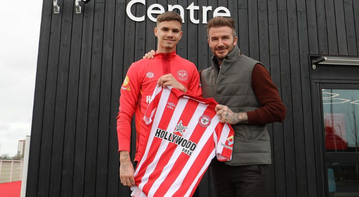 Romeo Beckham, hijo de David Beckham, firmó con un equipo de la Premier League